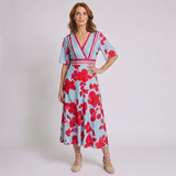 Women's Elegant Dress with Statement Sleeves and Flattering Silhouette